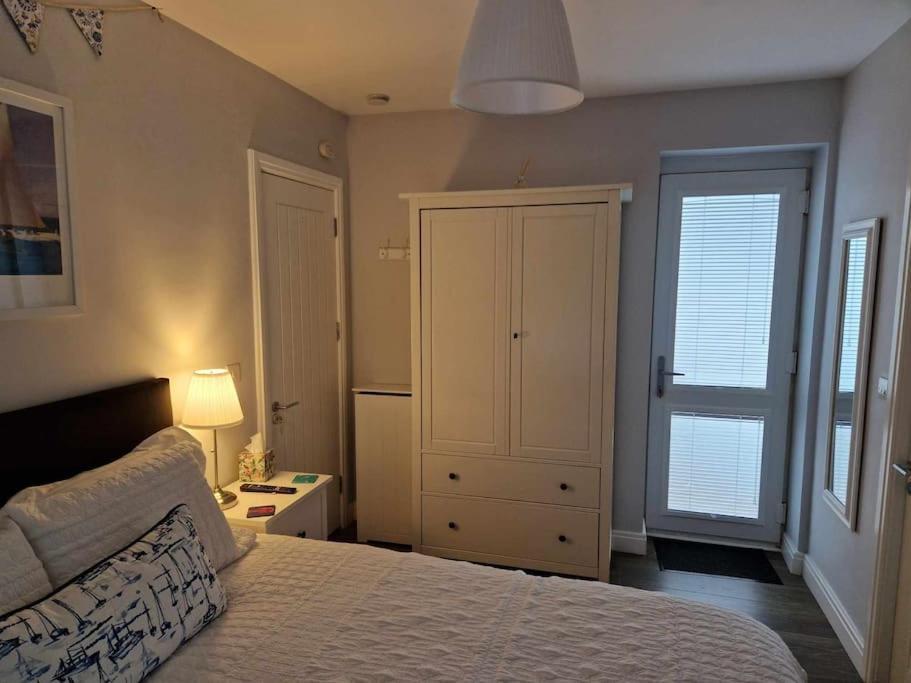 Room On Heath Park Кардифф Экстерьер фото