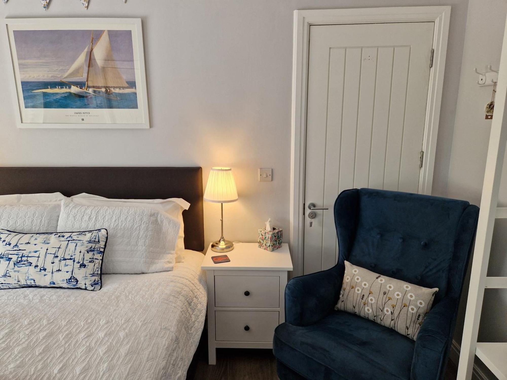 Room On Heath Park Кардифф Экстерьер фото